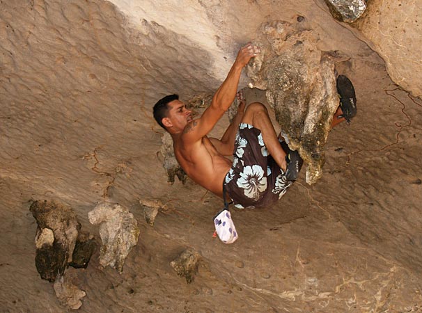Bouldering Koh Lao Liang, near Railay, Koh Yao Noi and Tonsai, Krabi, Thailand climbing