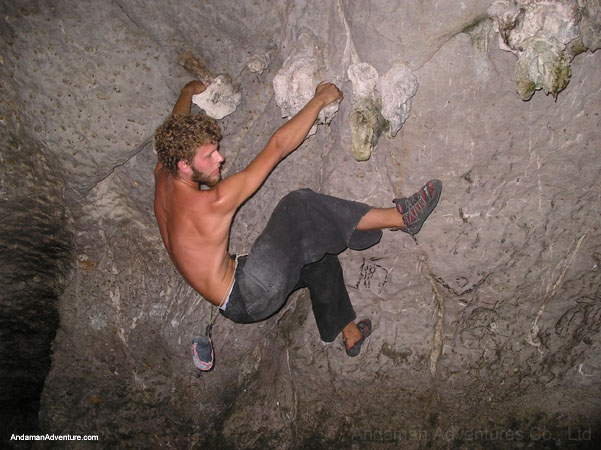 Bouldering Koh Lao Liang, near Railay, Koh Yao Noi and Tonsai, Krabi, Thailand climbing