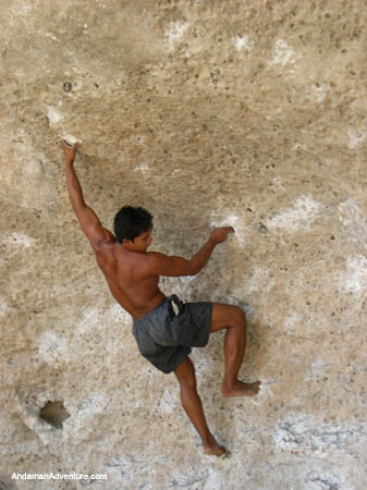 Bouldering Railay, near Ao Nang, Koh Lao Liang and Tonsai, Krabi, Thailand climbing